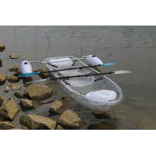 Kayak y barco claros de la alta calidad
